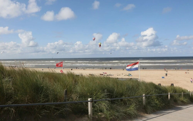 Luxury Holiday Home with Hot Tub at Dutch Coast