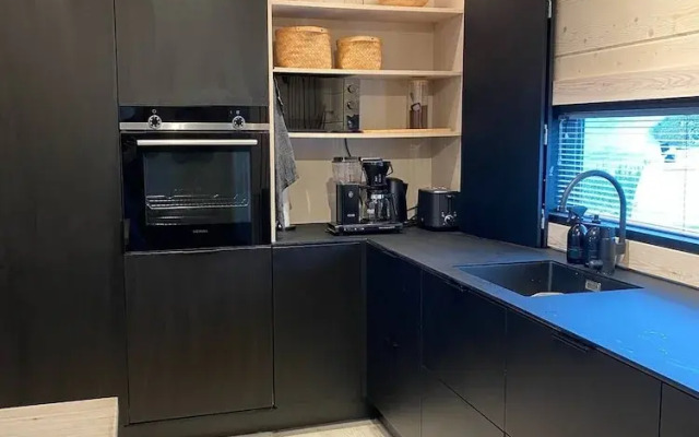 Modern Luxury 4BR Villa Levi Center