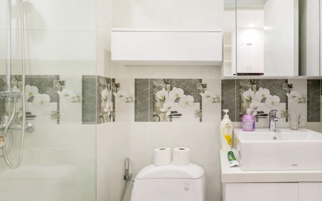 Jennifer House - Millenium Apartment