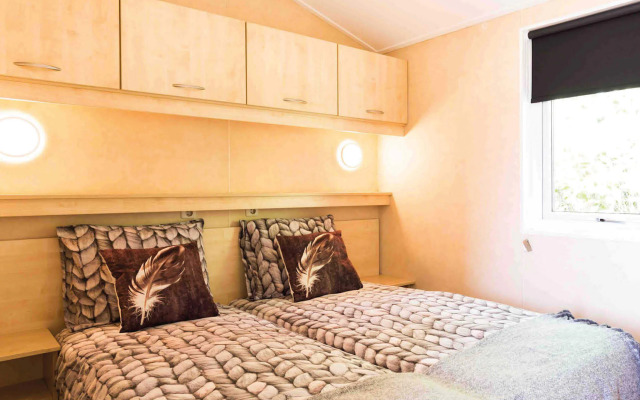 Nice chalet with microwave, Wageningen at 3.5 km.