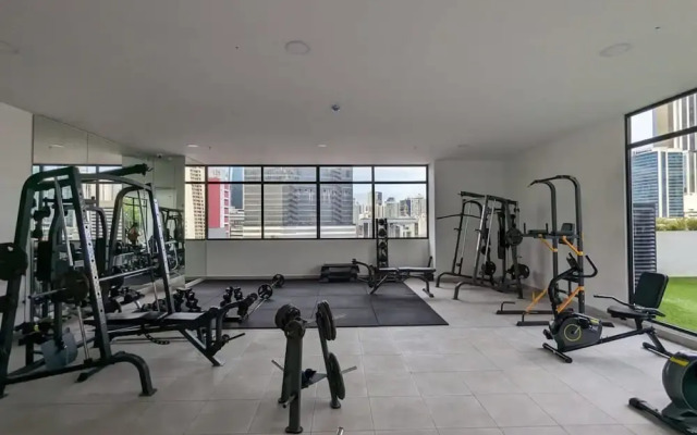 w Majestic 1BR w Beautiful View in Calle 50
