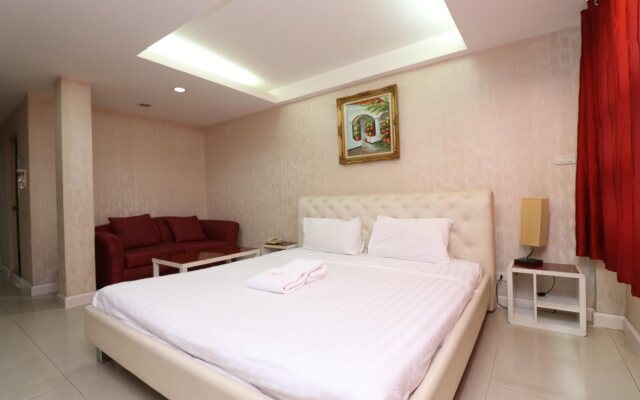 OYO 128 Avy Hotel