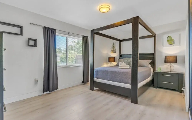 Lakeridge House- 4 Bedrooms/3 Bathroom Home by RedAwning