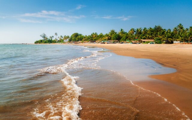 OYO Rooms Morjim Beach Roadside