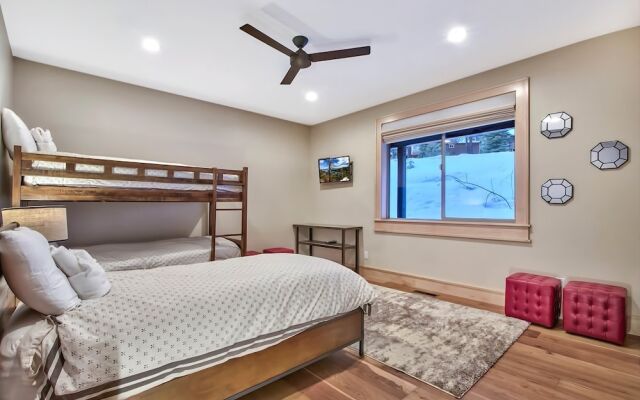 Redwood Lodge 7 Bedrooms 5.5 Bathrooms Home