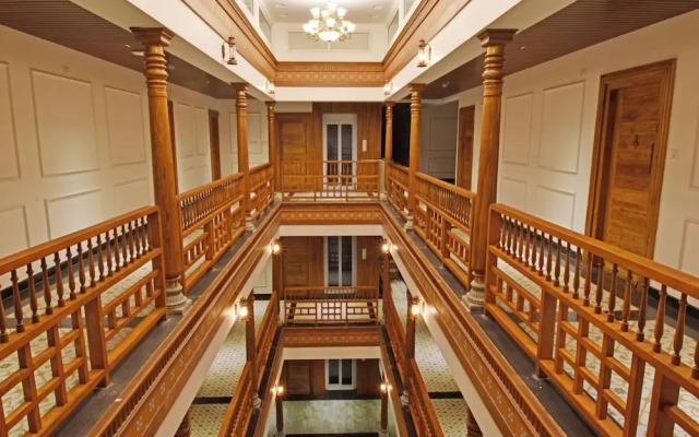 A K G Hotel