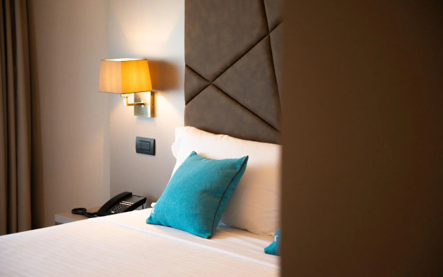 Dc Hotel International