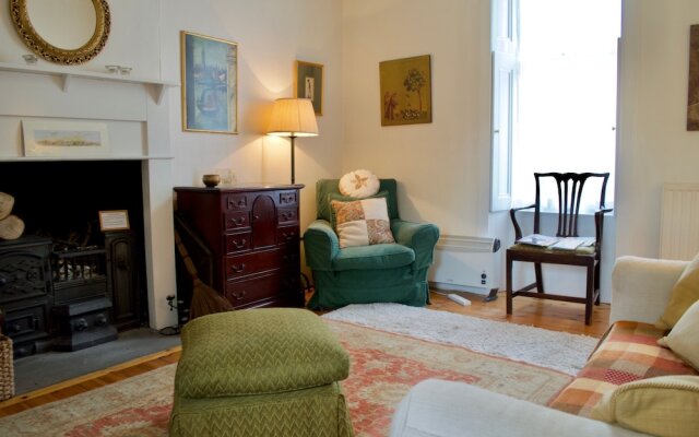 Traditional 2 Bedroom Church Gatehouse