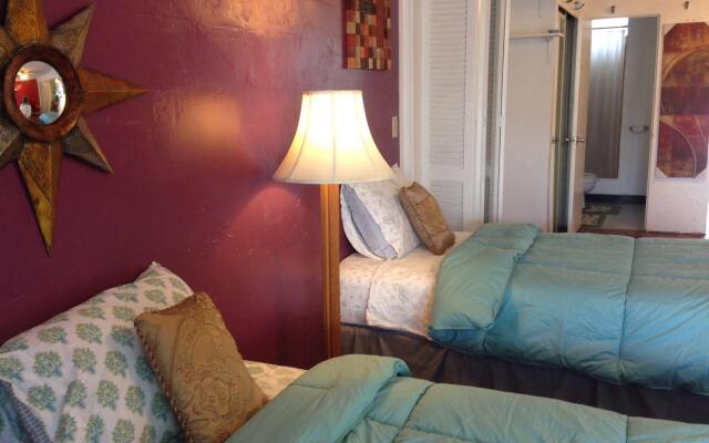 Hawaiian Ebbtide Condos