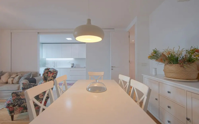 Benfica Prime Terrace II by Homing