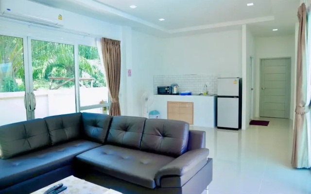 Le poulet poolvilla khanom