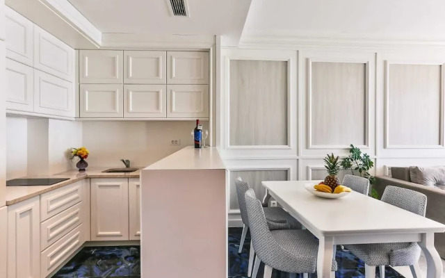 Royalis Suites