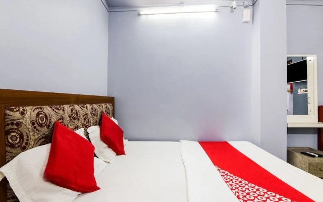 SPOT ON 37504 Mayura Hotel And Lodge