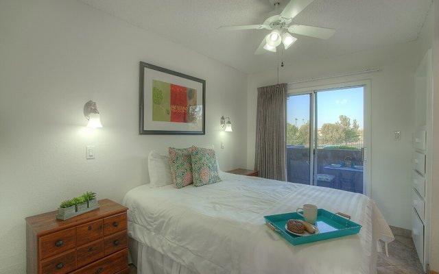 247-Fully Furnished 1BR Suite-Pet Friendly! by RedAwning