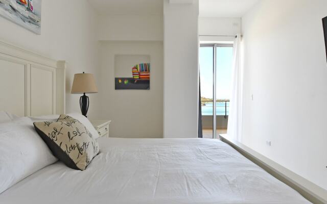 Blue Mall Residence Condos in Maho, Sint Maarten from 321$, photos, reviews - zenhotels.com