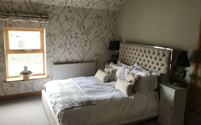 The Queens At Horton