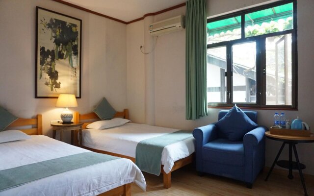 Chengdu Dragon Town Sichuan Style Hostel