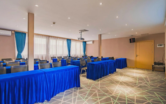 CHEERMAY Hotel (Jiangmen Wuyi University 33 Xu Street)
