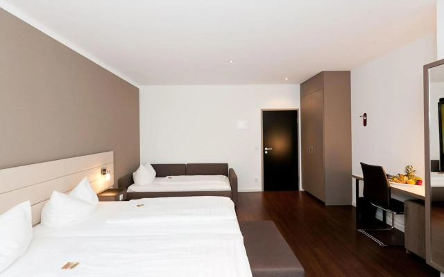 Manhattan Hotel
