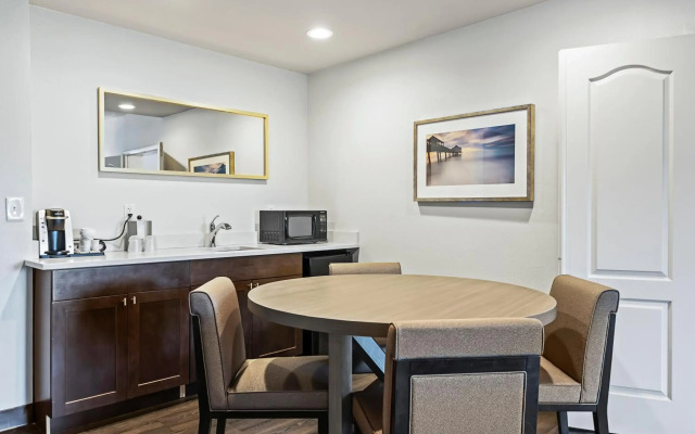 Holiday Inn St. Petersburg West by IHG