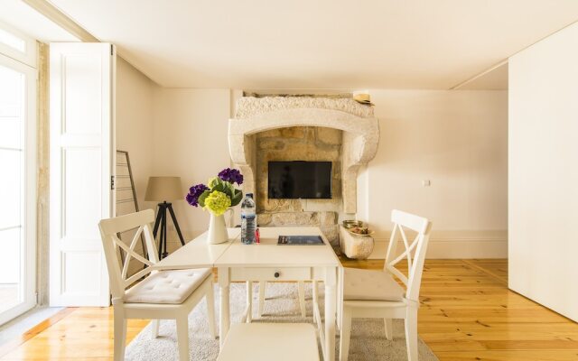 DA'Home - Almada Unique Apartment