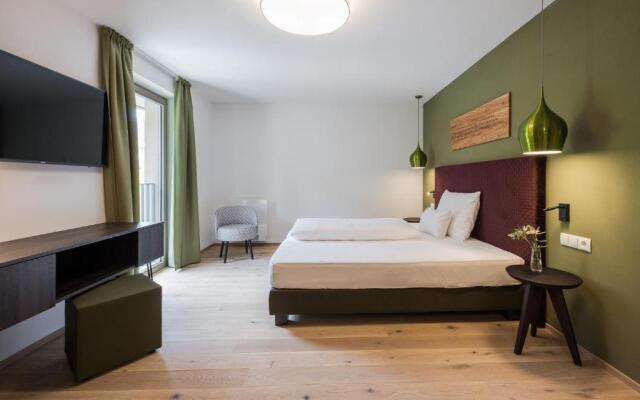 Oliven- & Genusshotel Hirzer