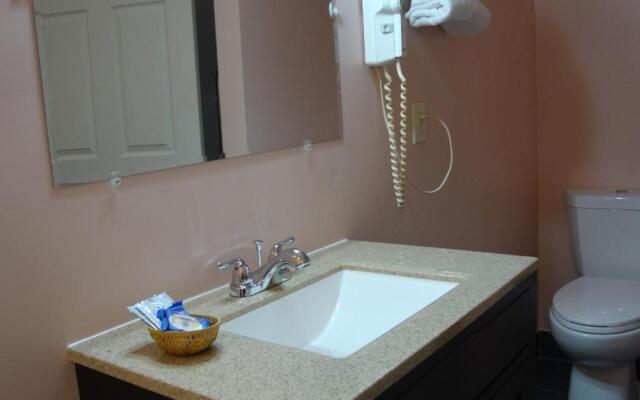 Pinconning Trail Inn Motel