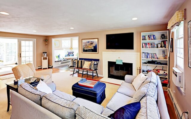 South Chatham Home by RedAwning