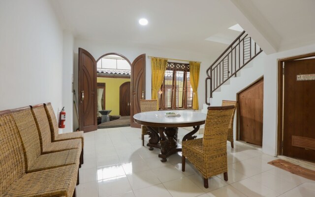 OYO 735 New Panjang Jiwo Resort