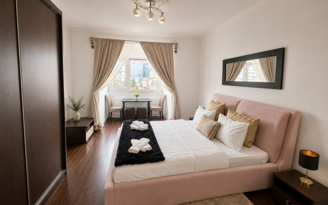 Baroq Central City Apartment