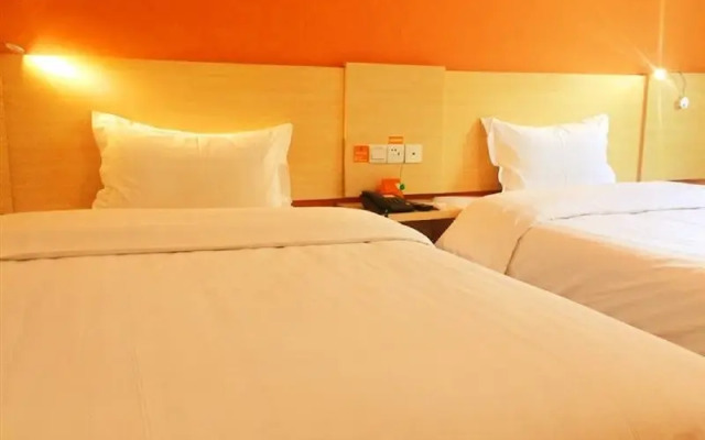 7Days Inn Dunhuang Night Fair