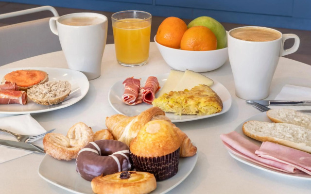 B&B Madrid Aeropuerto T1 T2 T3