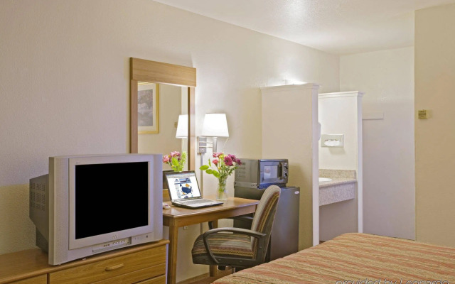 Salinas Inn