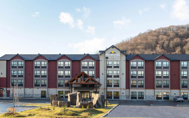Microtel Inn & Suites by Wyndham Mont Tremblant