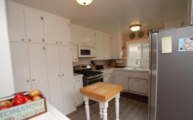 Belvue Lane 68129 by RedAwning