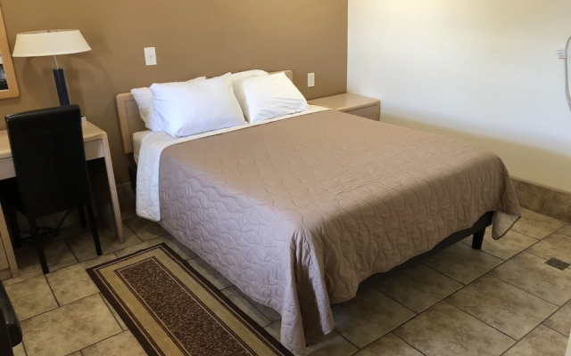 Topper Motel