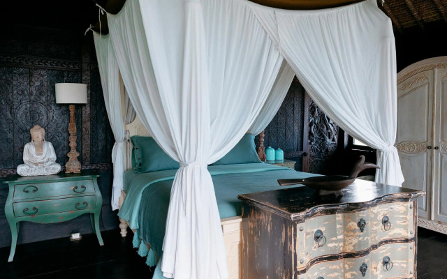 Most Exotic Beachfront Villa Keong