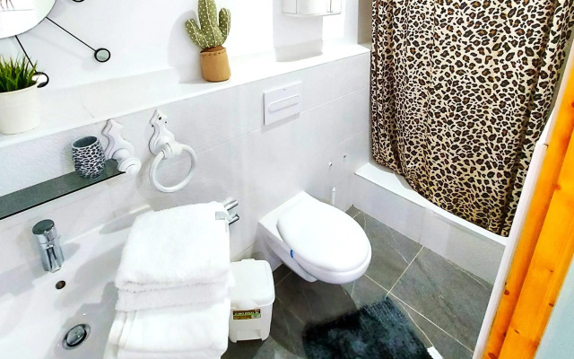 ELEGANT 2 BEDROOMS, Wifi free