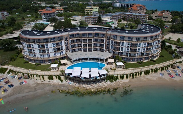 Royal Bay Resort