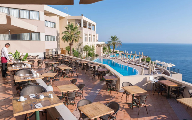 Athina Palace Resort & Spa