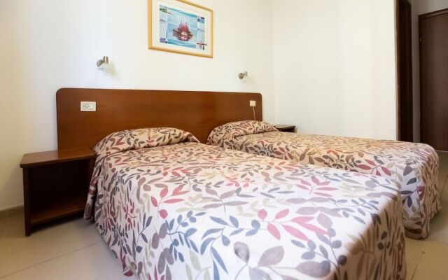 Ginot Yam Hotel