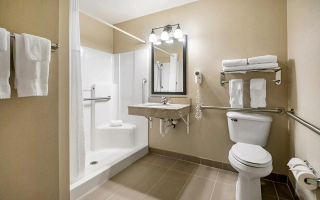 Comfort Suites at Par 4 Resort