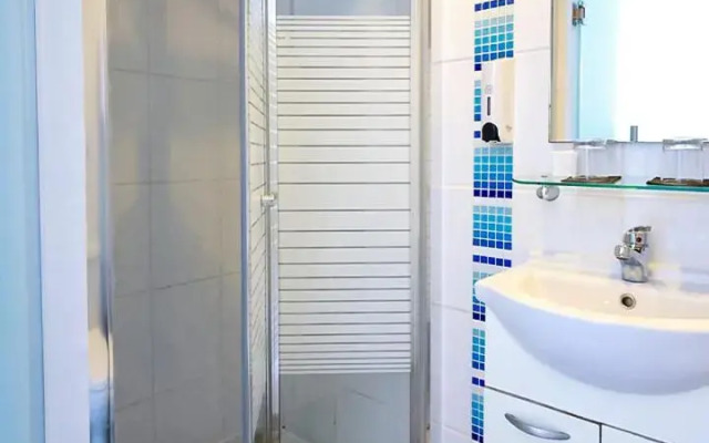 Mikes Kanarium Hotel