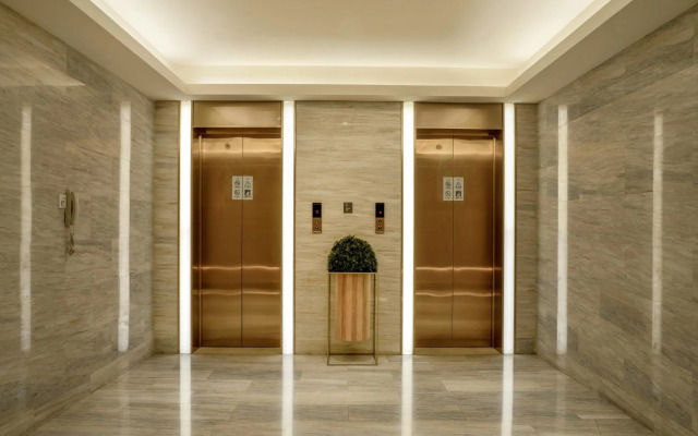 Ji Hotel (The Bund Shanghai, East Jinling Road)