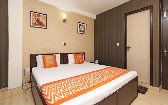 OYO 2041 Hotel Silver Land