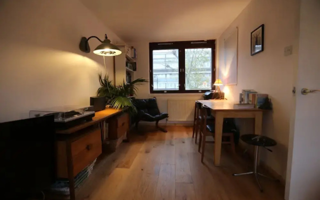 Trendy Notting Hill 1 Bedroom Apartment With Balcony