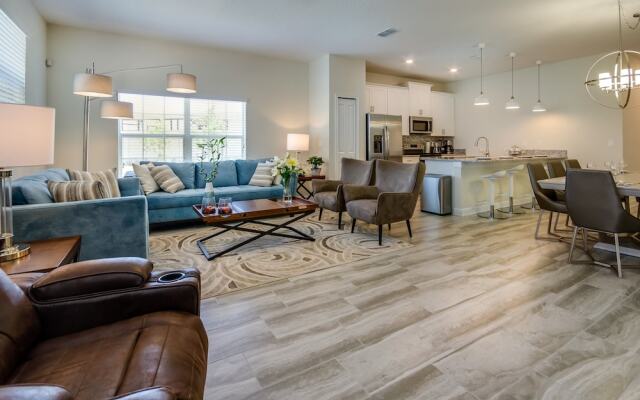 5 Bedroom House for 10 at Storey Lake