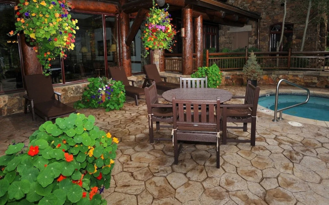 Lavish 3br 3.5ba Bachelor Gulch  Steps To Lifts 3 Bedroom Condo by RedAwning