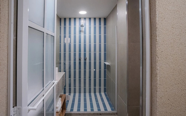 Sea View and Balcony With Bathtub PI Premium