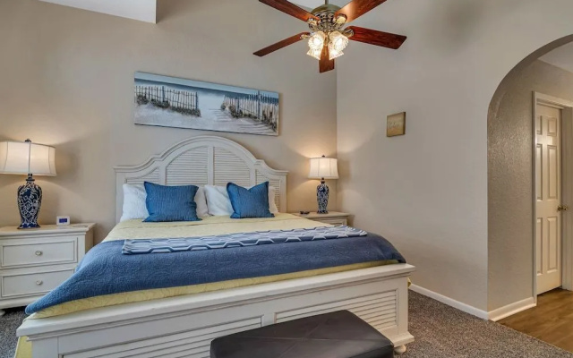 Golden Getaway 2 Bedroom Condo by RedAwning